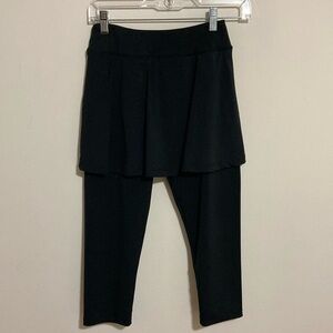 Anivivo Skirted Leggings—BLACK—Size Small
NWOT